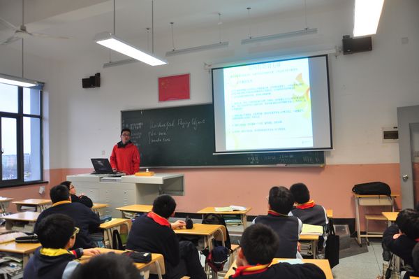 學打羽毛球2.jpg 學打羽毛球2.jpg